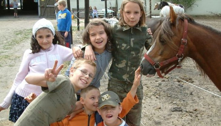 pferdesportpark berlin karlshorst kinder mit pferd