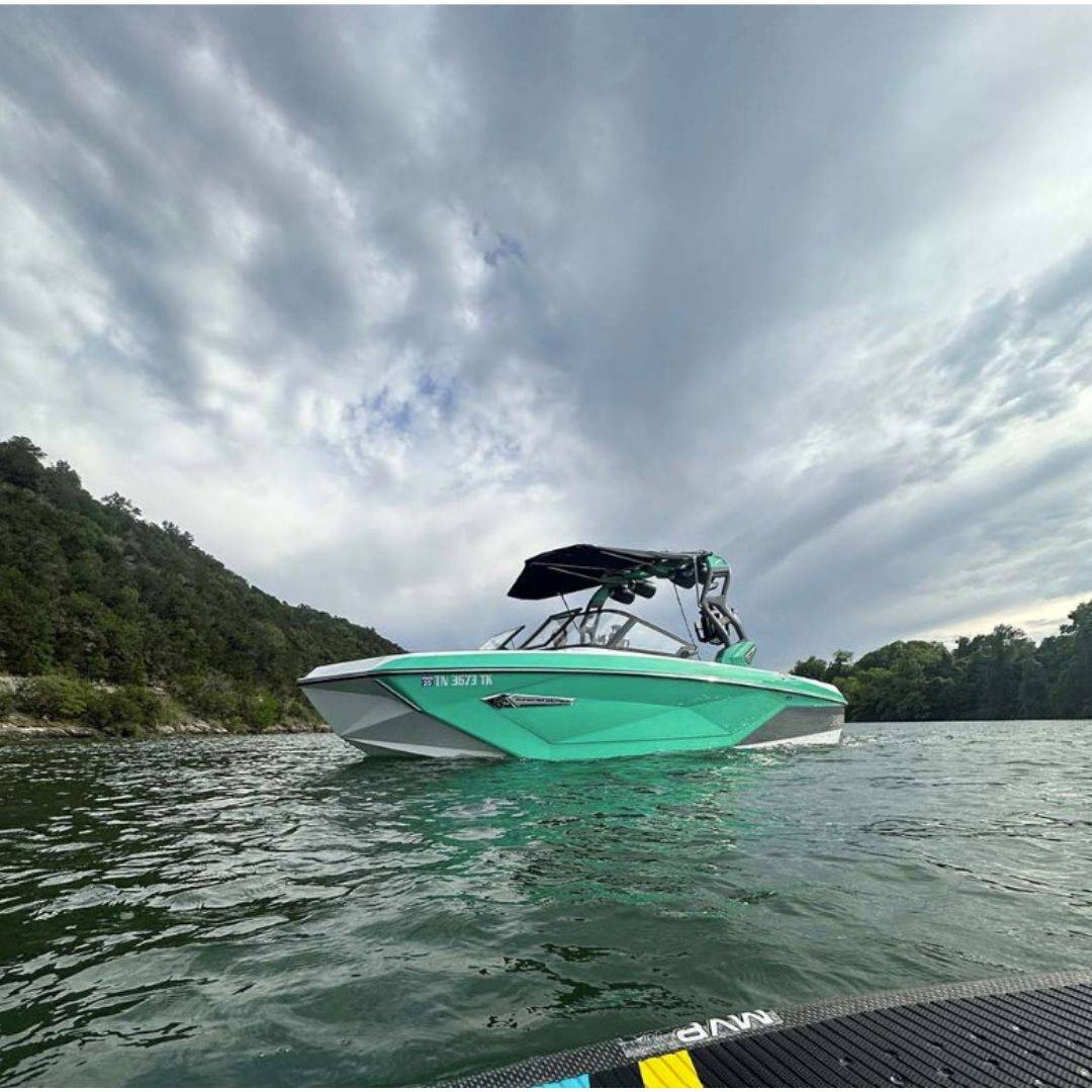 lake austin boat rentals bachelorette party