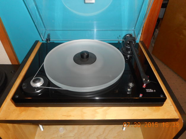 Music Hall MMF-7 Turntable with Ortofon 2M Red Cartridge