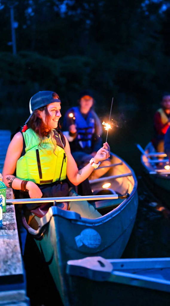 Mathieu Jourjon sur le pacific crest trail avec de l'équipement ultraléger fabriqué au Québec et Canada. Il utilise une tente, sac à dos et sac de couchage ultraléger pour les longues randonnées, camping et plein air. Maikana et Mount Trail pour le plein air, camping et longues randonnées. Ultraléger et fabriqué au quebec et canada. Pour la santé mentale au Quebec. Le Pacific crest trail en groupe. Lancement Yourt