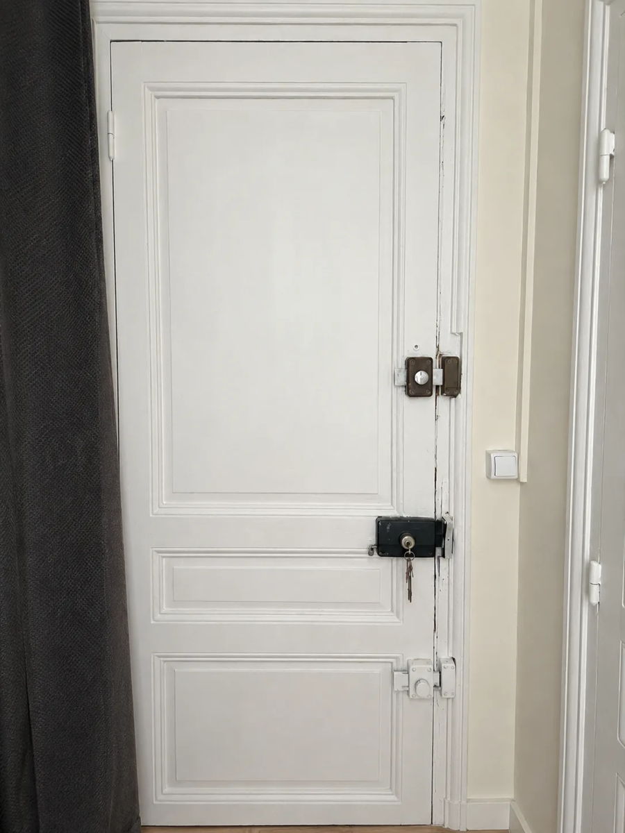 Renforcer une porte existante sans sacrifier son esthétique, c’est possible. 🔐 — photo 3