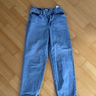 baggy jeans (wide leg fit)