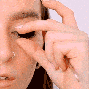 how to remove magnetic eyelashes