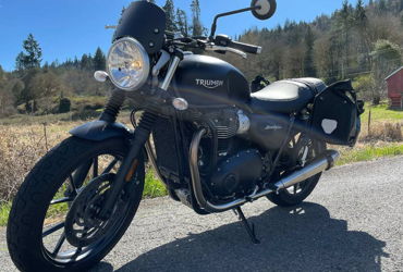 2017 TRIUMPH STREET TWIN motorcycle for rent near Woodinville, WA