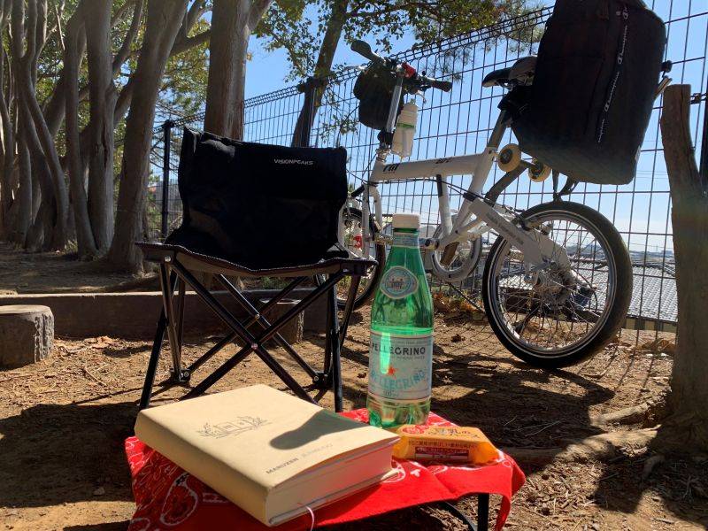 自転車チェアリングで読書