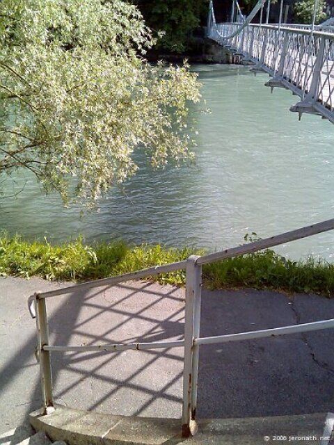 Pont sur le fleuve Aar à Berne en Suisse - 05 - juin 2006