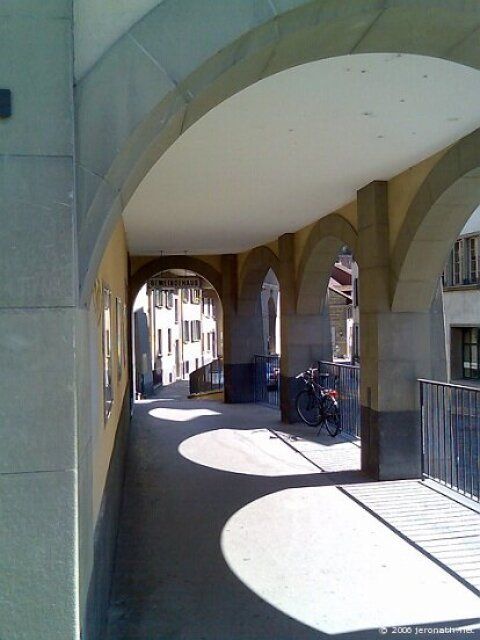Passage et vélo à Berne en Suisse - 02 - juin 2006
