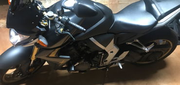 2014 HONDA CB1000R motorcycle for rent near Honolulu, HI