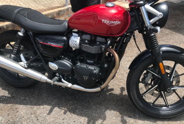 2021 TRIUMPH STREET TWIN motorcycle for rent near Honolulu, HI