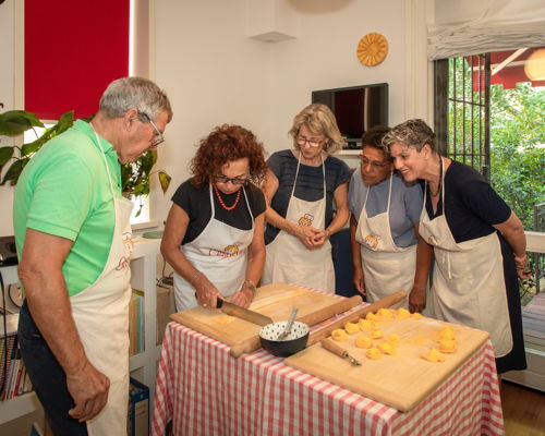 Corsi di cucina Bologna: Il ragù della tradizione a casa mia