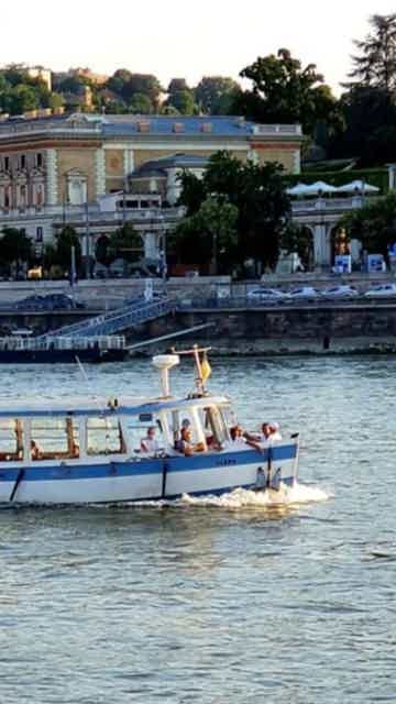 Relax on modern Dutch boat