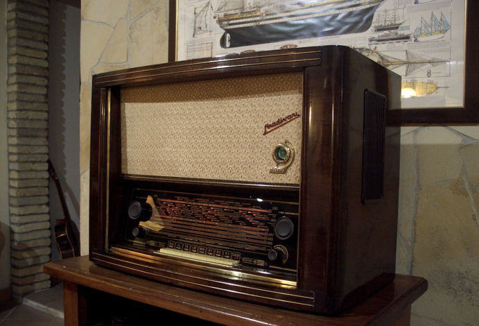 Stern Rochlitz Stradivari FM Tube Radio Fully Restored