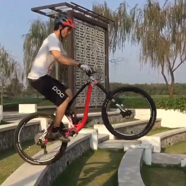 How to Pedal Kick on a Mountain Bike. Street Dirt tricks RIDERS