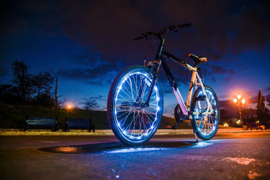 Retro Style E-Bike Night Tour in Prague - Live Guided - photo 3