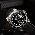 Rolex Submariner with date watch with black rubber strap - How to open a Rolex watch