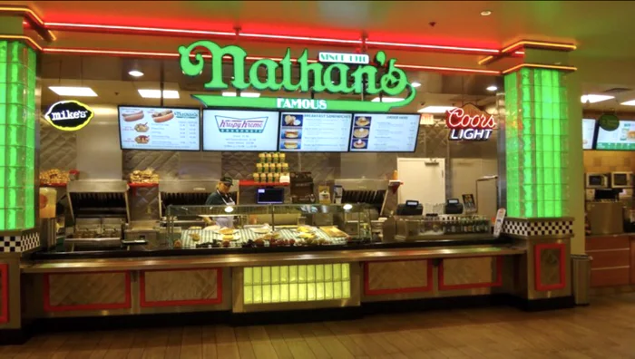 Nathan's Famous - Horseshoe