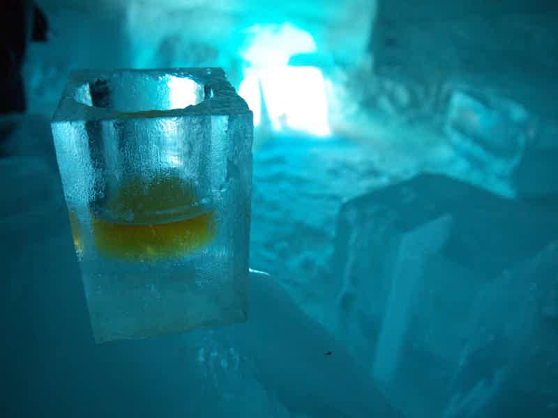 Amsterdam: Icebar Entry Ticket with 3 Drinks - photo 1