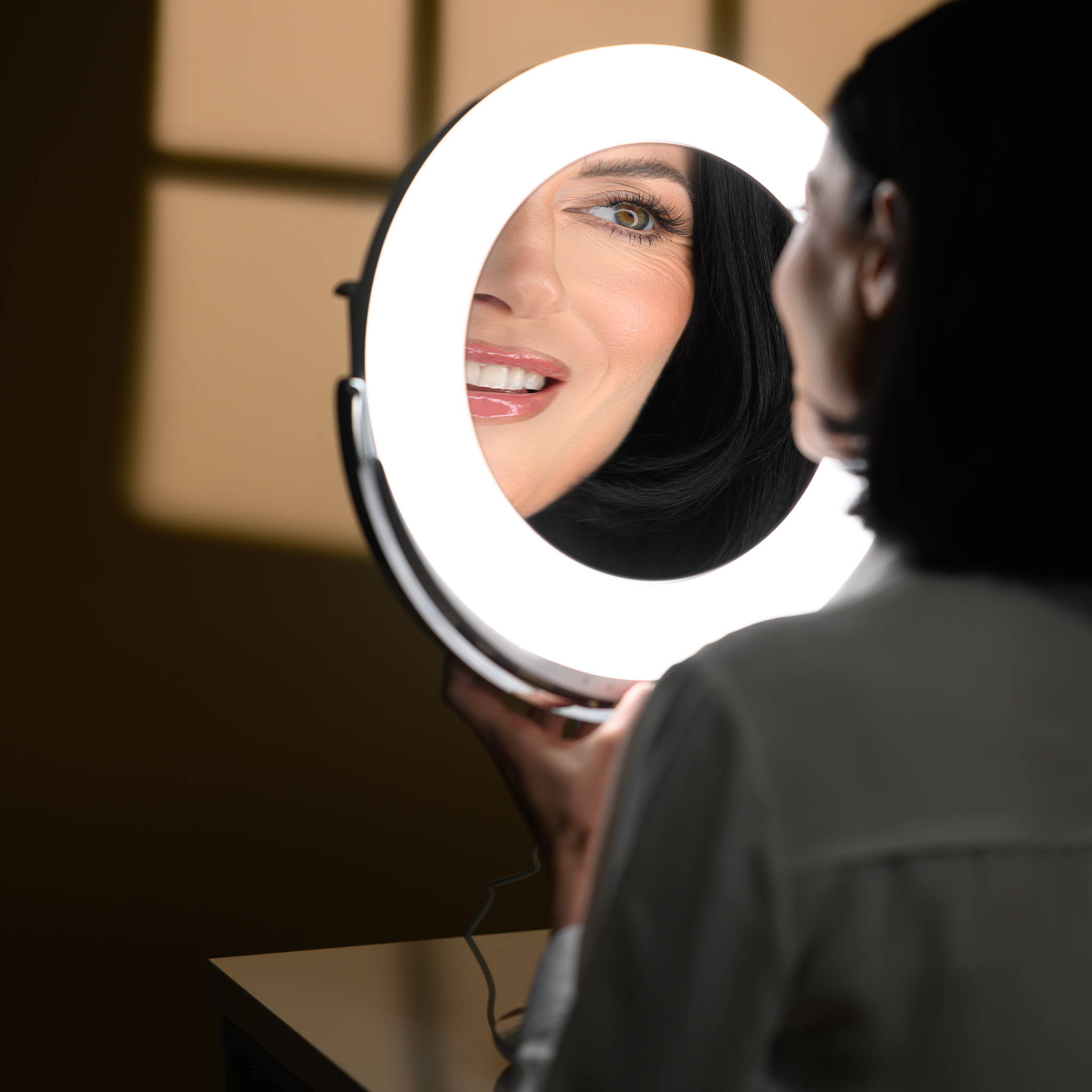 magnified lighted mirror bright