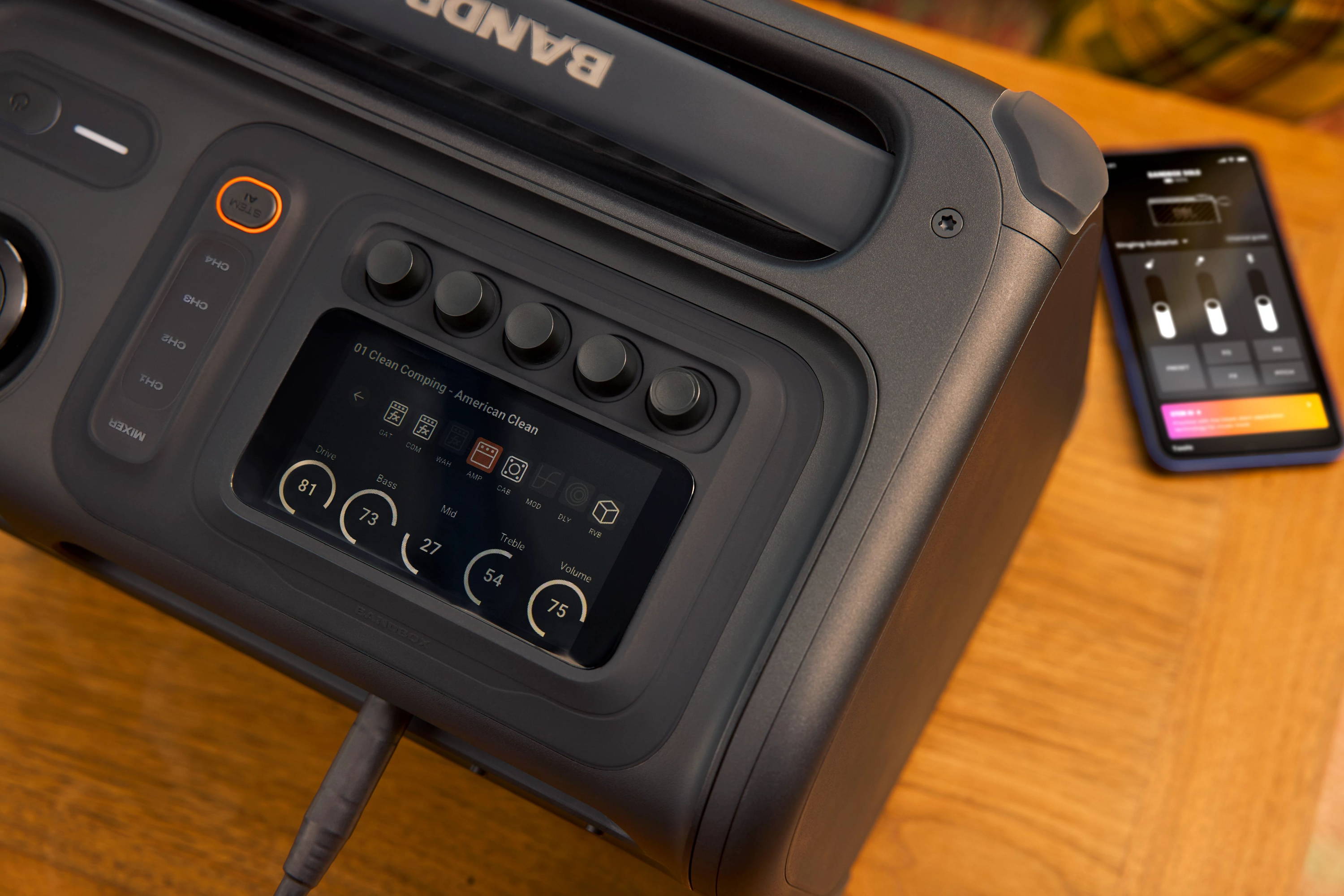 JBL bandbox trio med AI teknologi