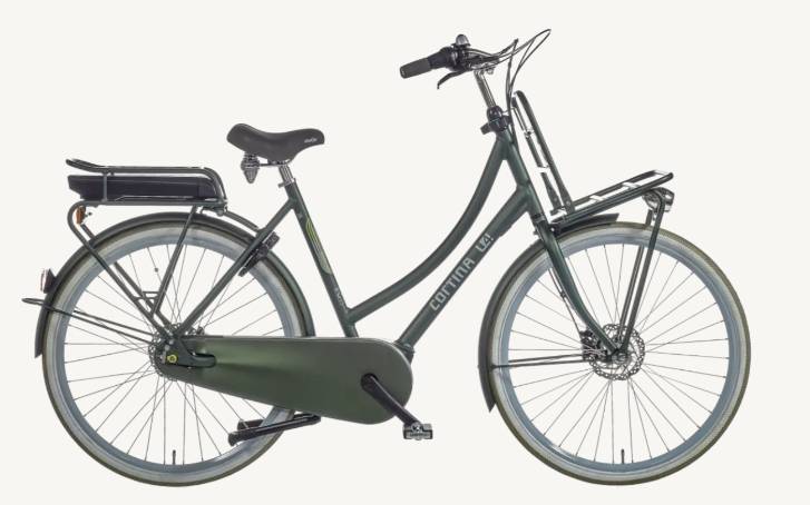 Gazelle Paris C7 elektrische stadsfiets met lage instap, afgebeeld in zijaanzicht op neutrale achtergrond, met Bosch middenmotor, gesloten kettingkast, verende voorvork en zadelpen, MIK-bagagedrager en spatborden – gericht op comfortabel dagelijks gebruik en woon-werkverkeer.