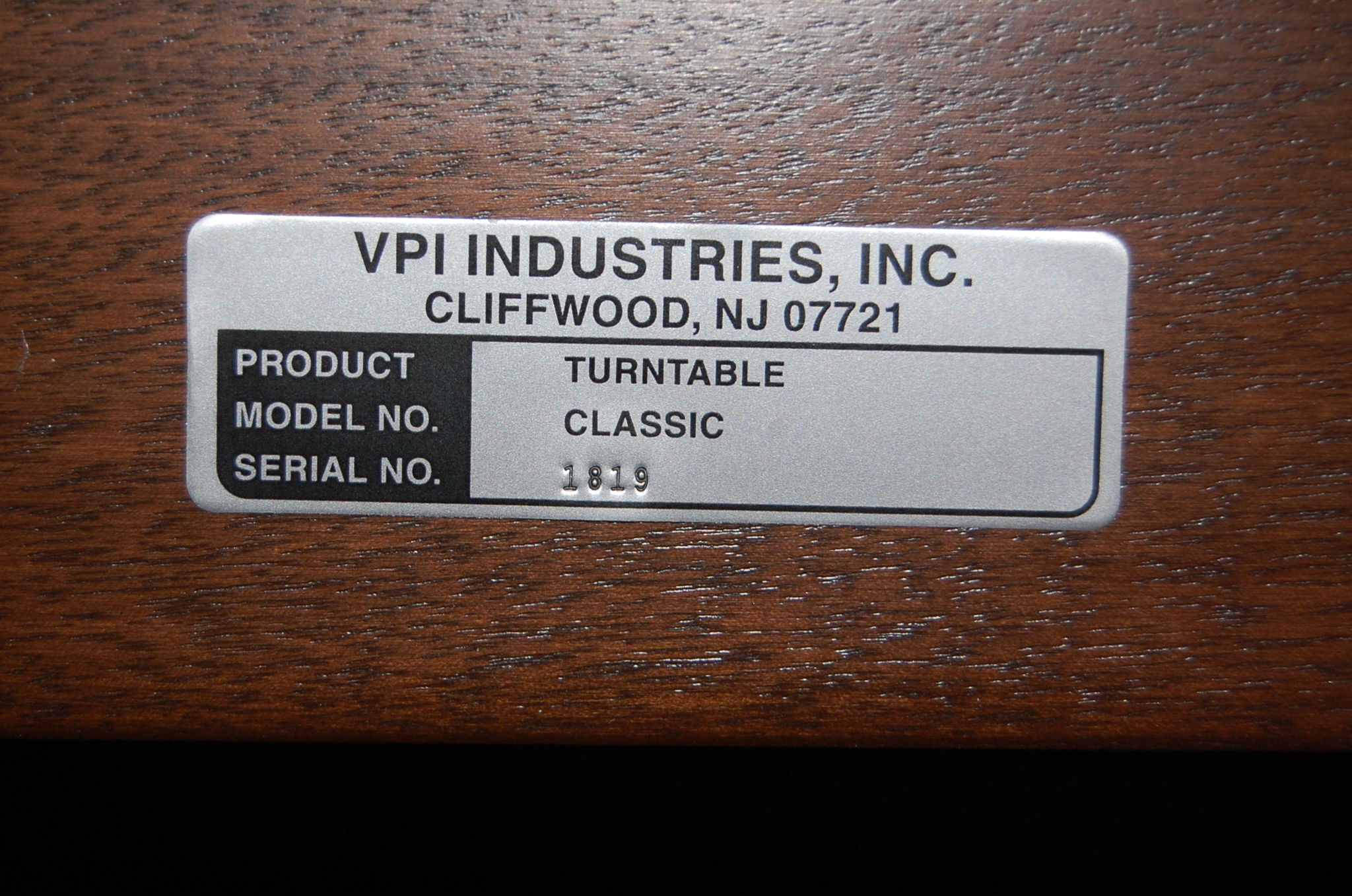 VPI Industries Classic 2 Turntable in Walnut finish. 6