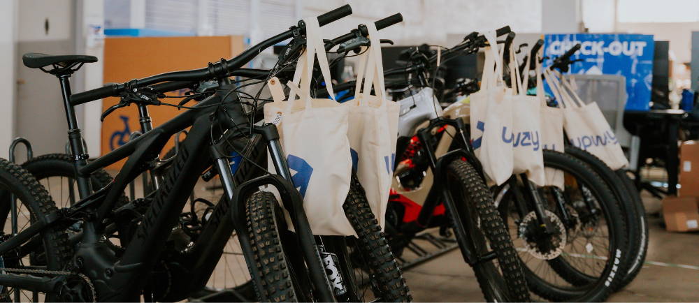 Electric mountain bikes with Upway tote bags