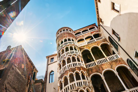 30 min Gondola Ride on the Grand Canal with Guide