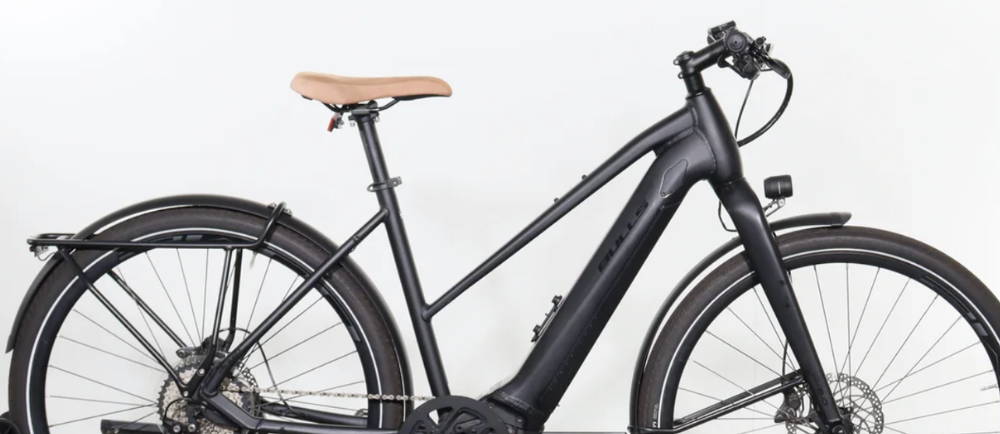the handlebars and saddle on a Bulls Urban EVO electric city bike