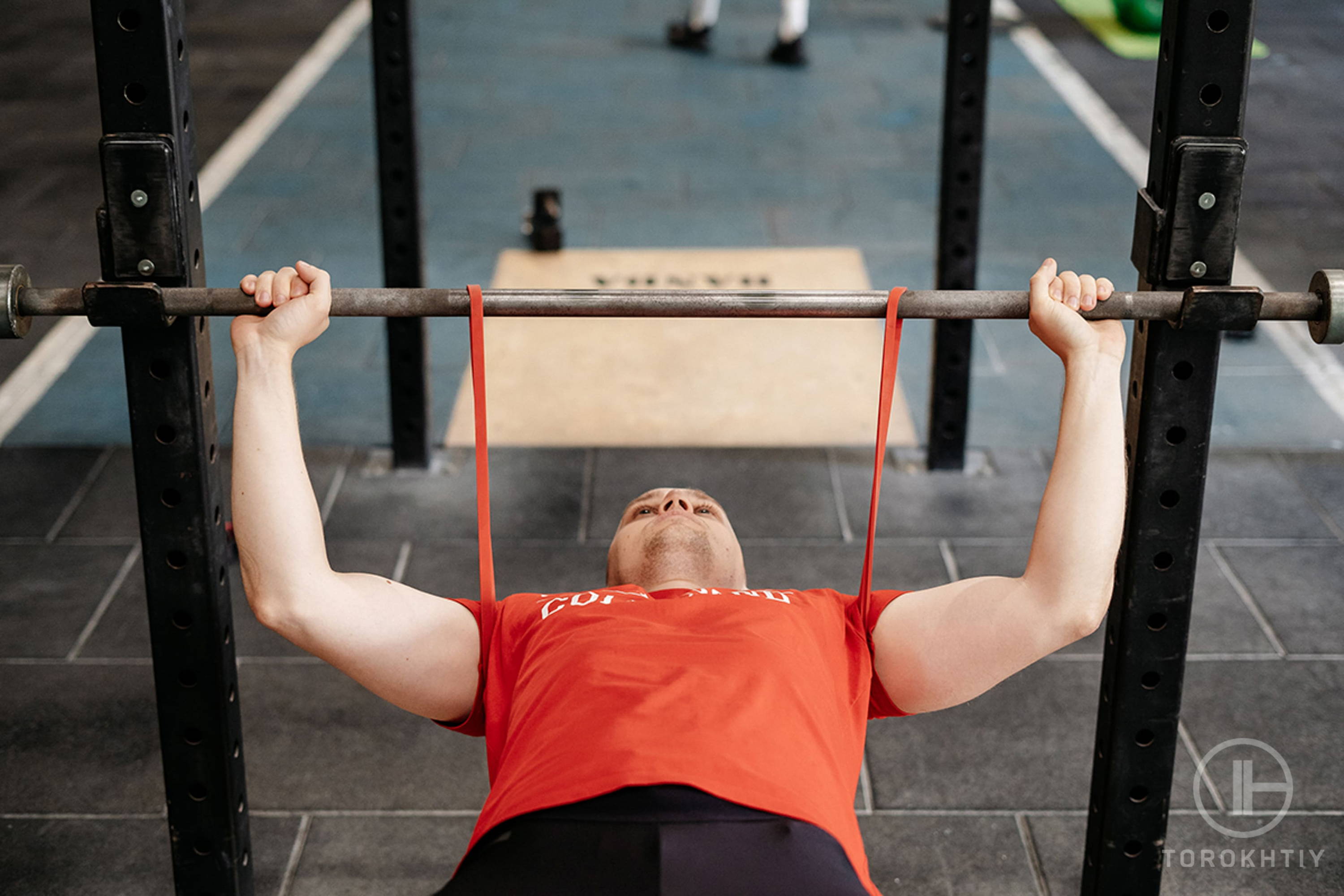 Bench Press With Resistance Bands Is It Better Torokhtiy Weightlifting
