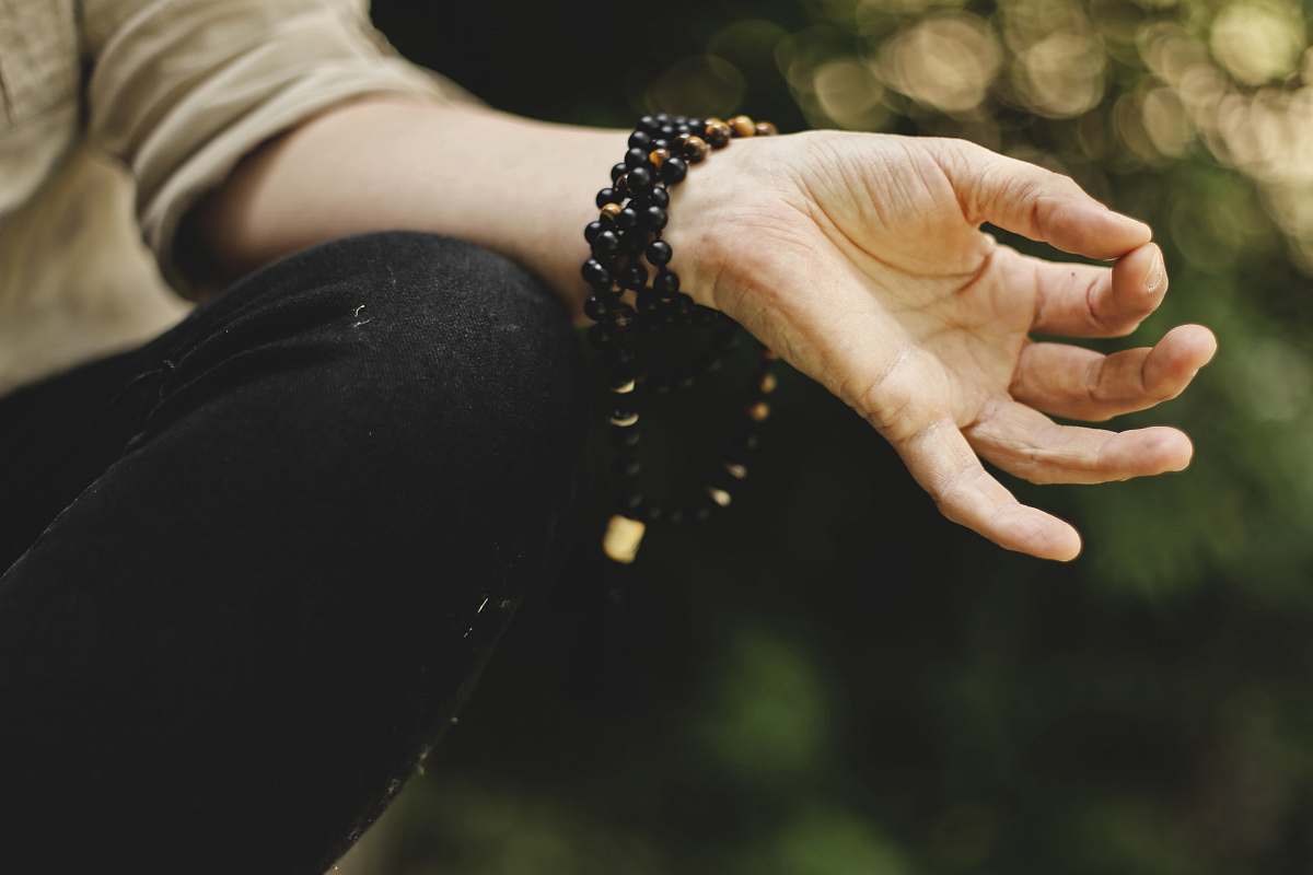 healing stones and meditation