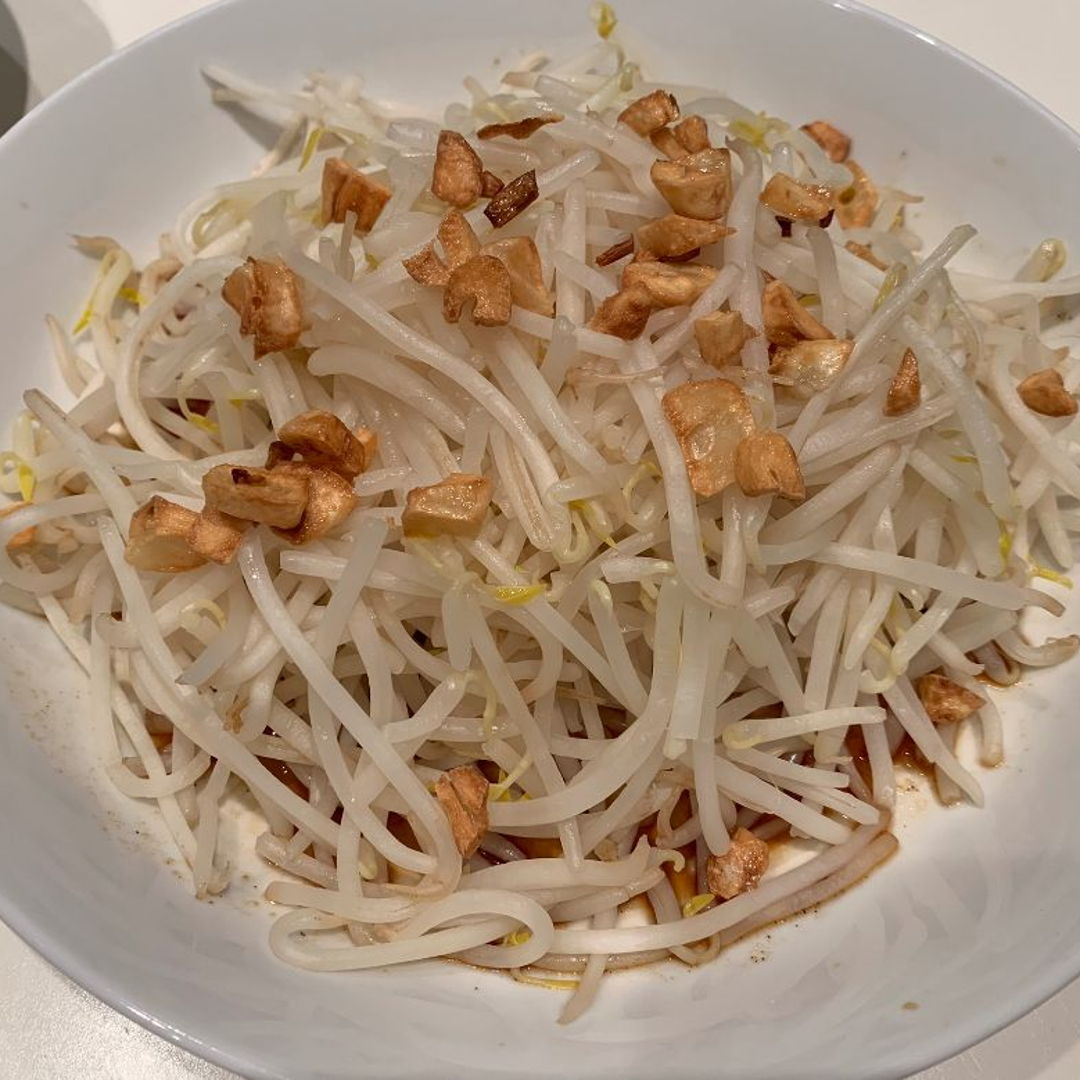 As an oversea student when I was 15 at Toronto three decades ago, I made this dish but failed badly.  I just stir fried bean sprouts from start to end.  We didn't have YouTube back then, there was no channel like Nyonya Cooking (Malaysian Cuisine Angel)  to guide us.  Although I knew how to make it, I now preferred Nyonya Cooking style.  Terima Kasih.