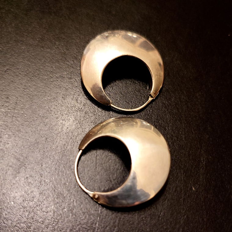 Silver round earrings