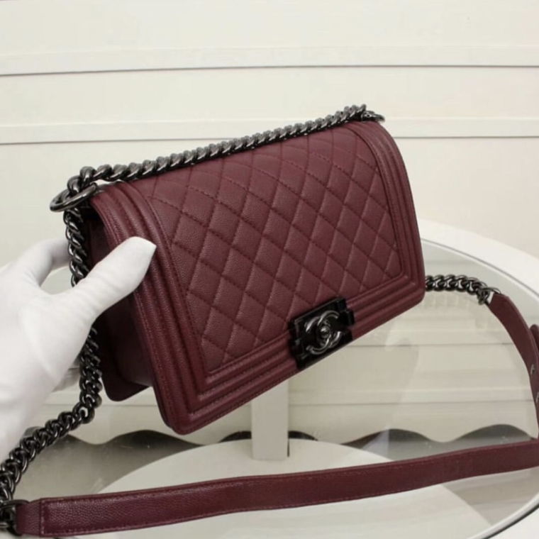 Chanel bag, rare color burgundy & black hardware 👜