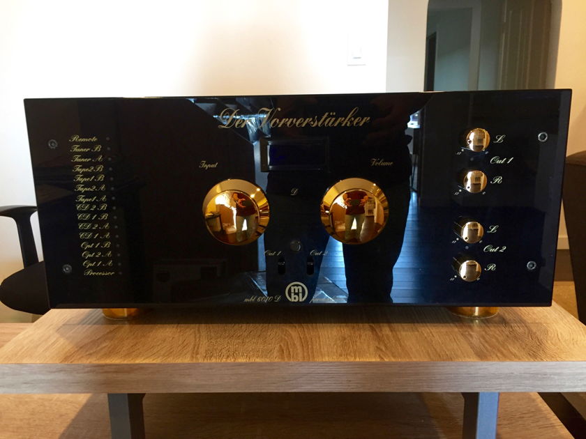 MBL 6010d preamp - great condition! with built-in optional phono stage