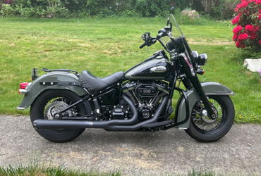 2021 HARLEY-DAVIDSON FLHCS HERITAGE CLASSIC 114 ABS motorcycle for rent near Monroe, WA