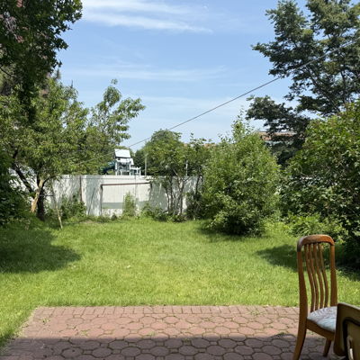 $1,750/month - Private Floor Townhouse + Backyard Access