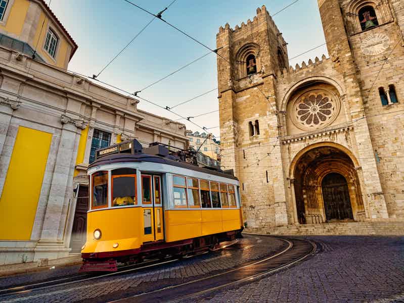 Lisbon: History, Stories and Lifestyle Walking Tour - photo 3