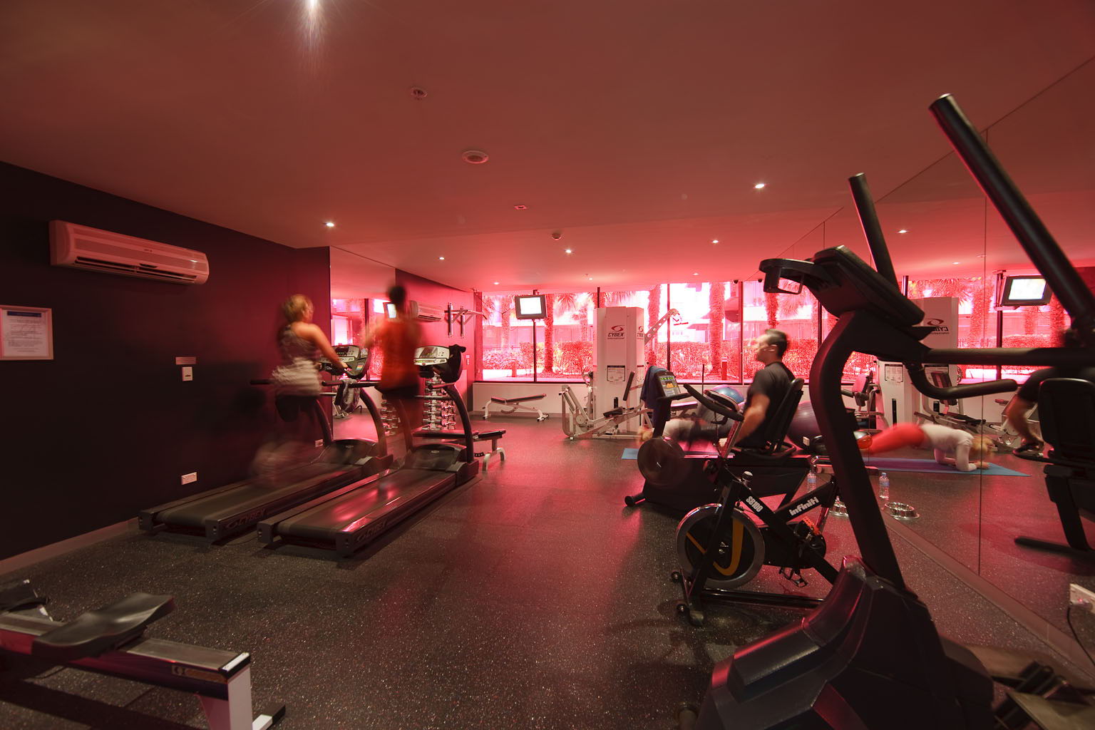 Spacious Top Floor Residence inc. Dazzling City and part Water Views- Port Melbourne - Image 16