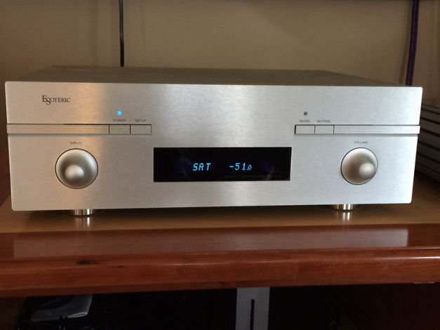 Esoteric AI-10 Integrated Amplifier/DAC