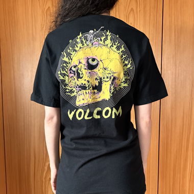 Volcom t-shirt with skull 