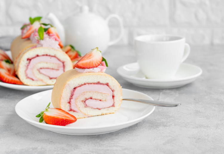 ロールケーキ飾り付け