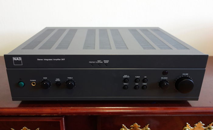 NAD  C317 Integrated Amplifier with Original Remote