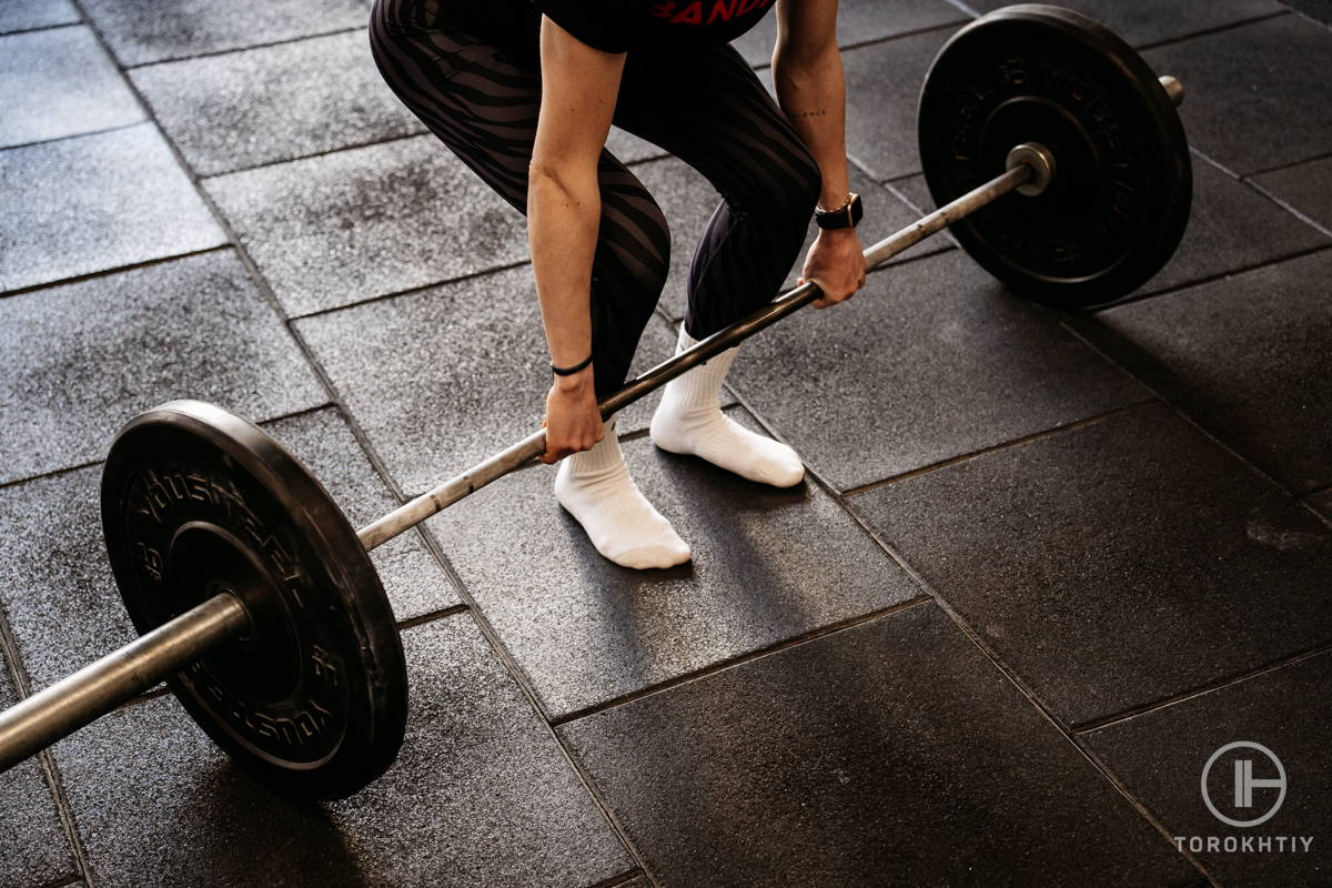 Barefoot Deadlift Everything You Need to Know Torokhtiy Weightlifting