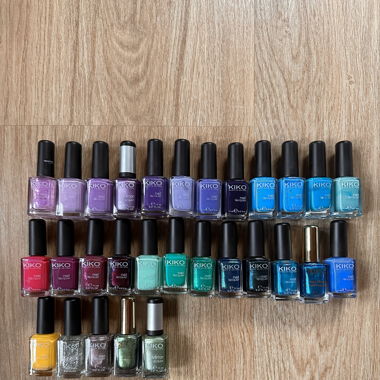 Set of 29 Kiko nail polishes, Nagellack, vernis