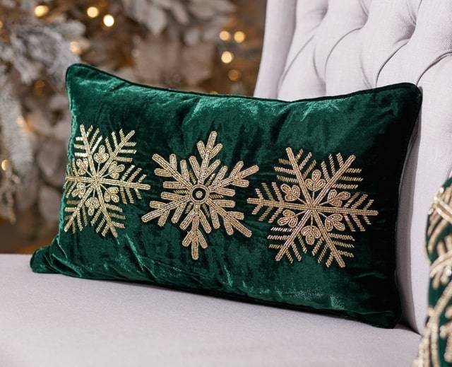 outdoor decoration nutcrackers with wreath and candy cane