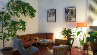 sweetsixteen kino sitzecke im foyer