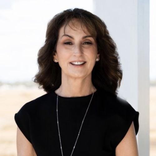 Lynn  Burnett