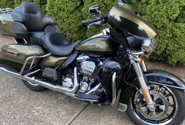 2018 HARLEY-DAVIDSON FLHTK ULTRA LIMITED motorcycle for rent near Moosic, PA