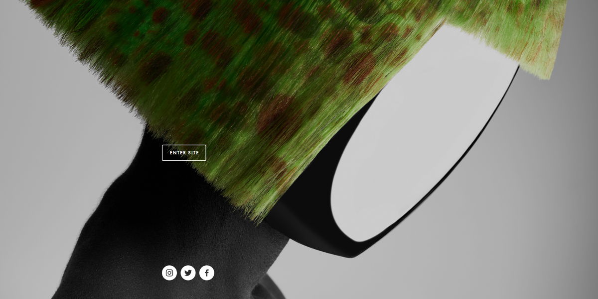 Screenshot of Bleach Hair Addiction, from the barber & barbershop websites collection.