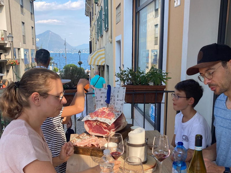 Tours enogastronómicos : Recorrido por las calles del mercado de Verbania